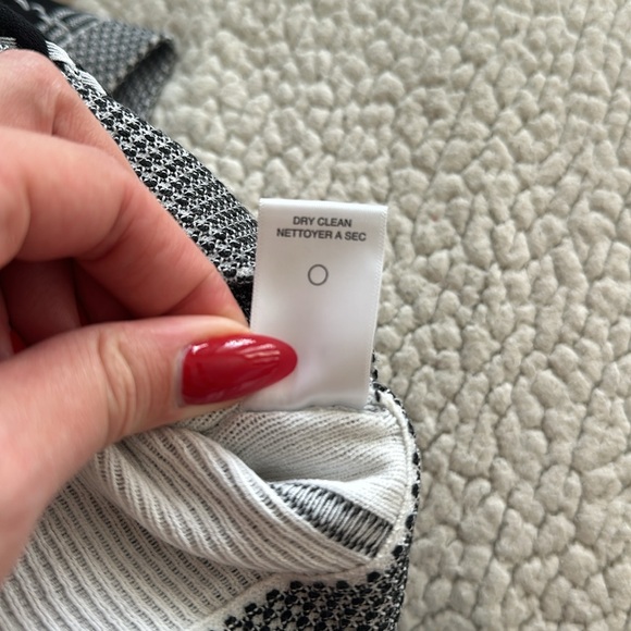 A.L.C. Black & White Cropped Blouse - Picture 6 of 6